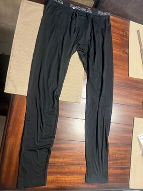 Item 81’.  Reebok Black Men's Compression Base Layer Tights long John’s large